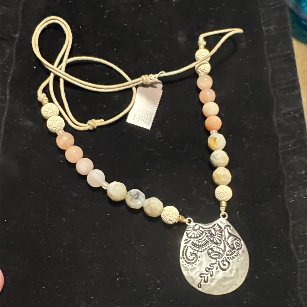 J. Jill Adjustable Beaded Pendant Necklace. (BJ111) - Picture 4 of 7